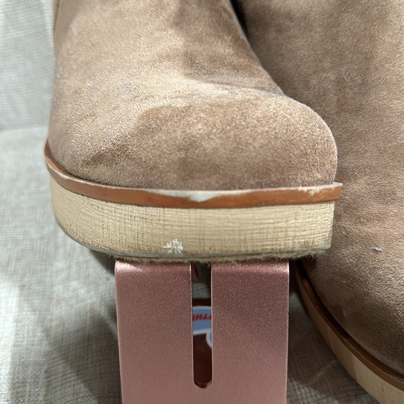 Taupe heeled booties - Picture 7 of 8